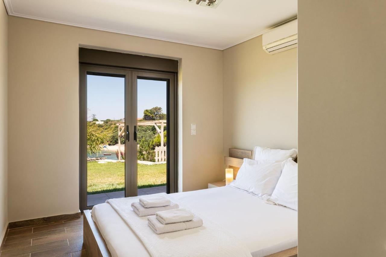 Villa Idyle - Beachfront Residence Tragána Exteriér fotografie