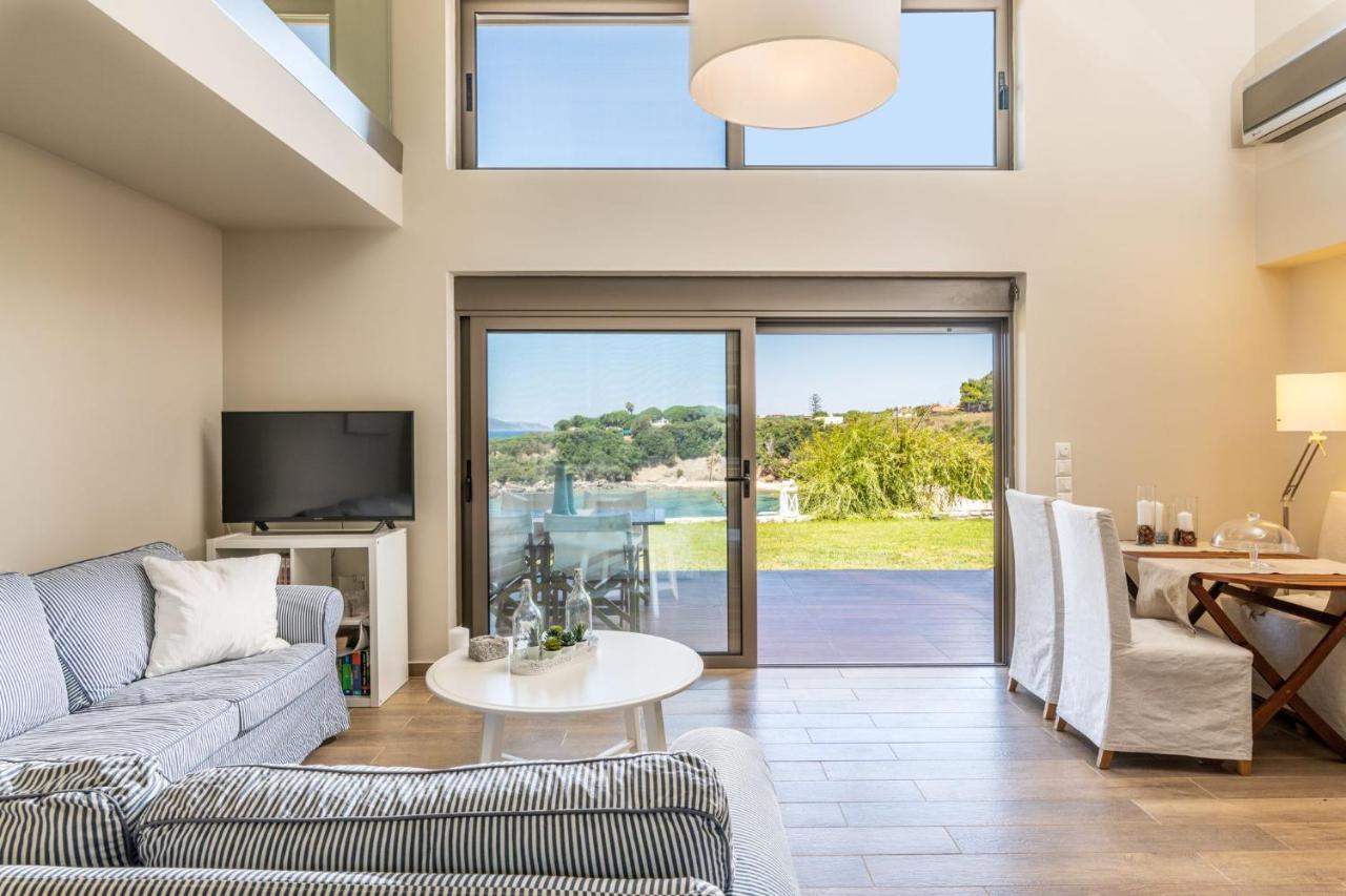 Villa Idyle - Beachfront Residence Tragána Exteriér fotografie