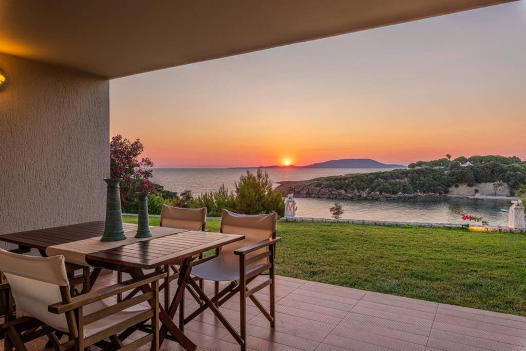 Villa Idyle - Beachfront Residence Tragána Exteriér fotografie
